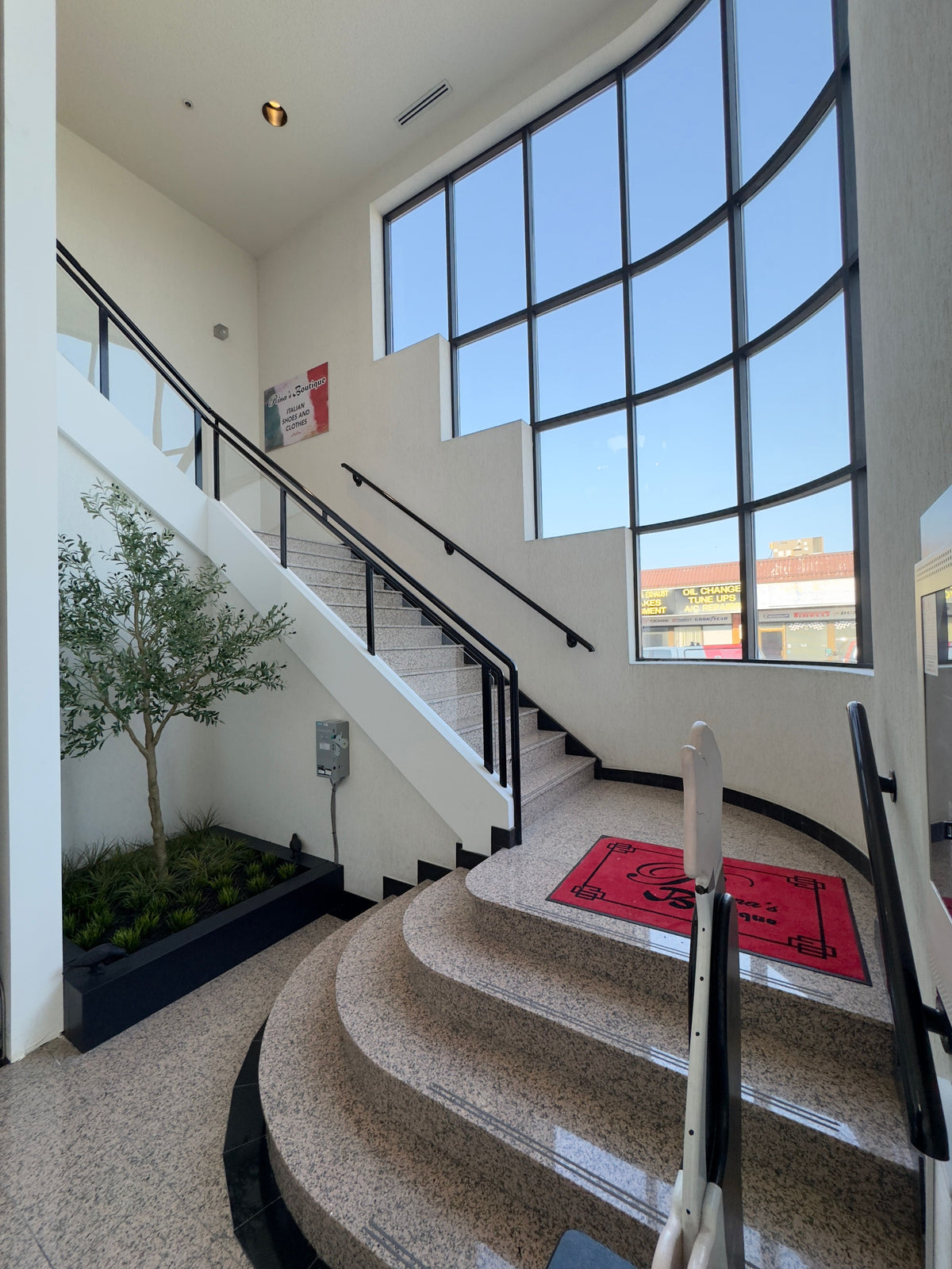 Store image 2